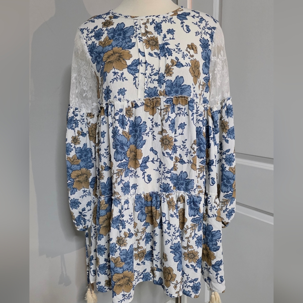 Tassels N Lace blue floral Lace Inset tiered tunic Women's Tunic NWOT Size S